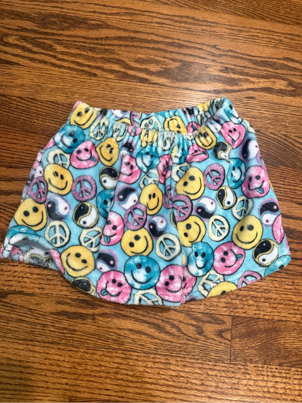 Kids Plush Smile & Peace Sign Shorts - Multicolor boutique